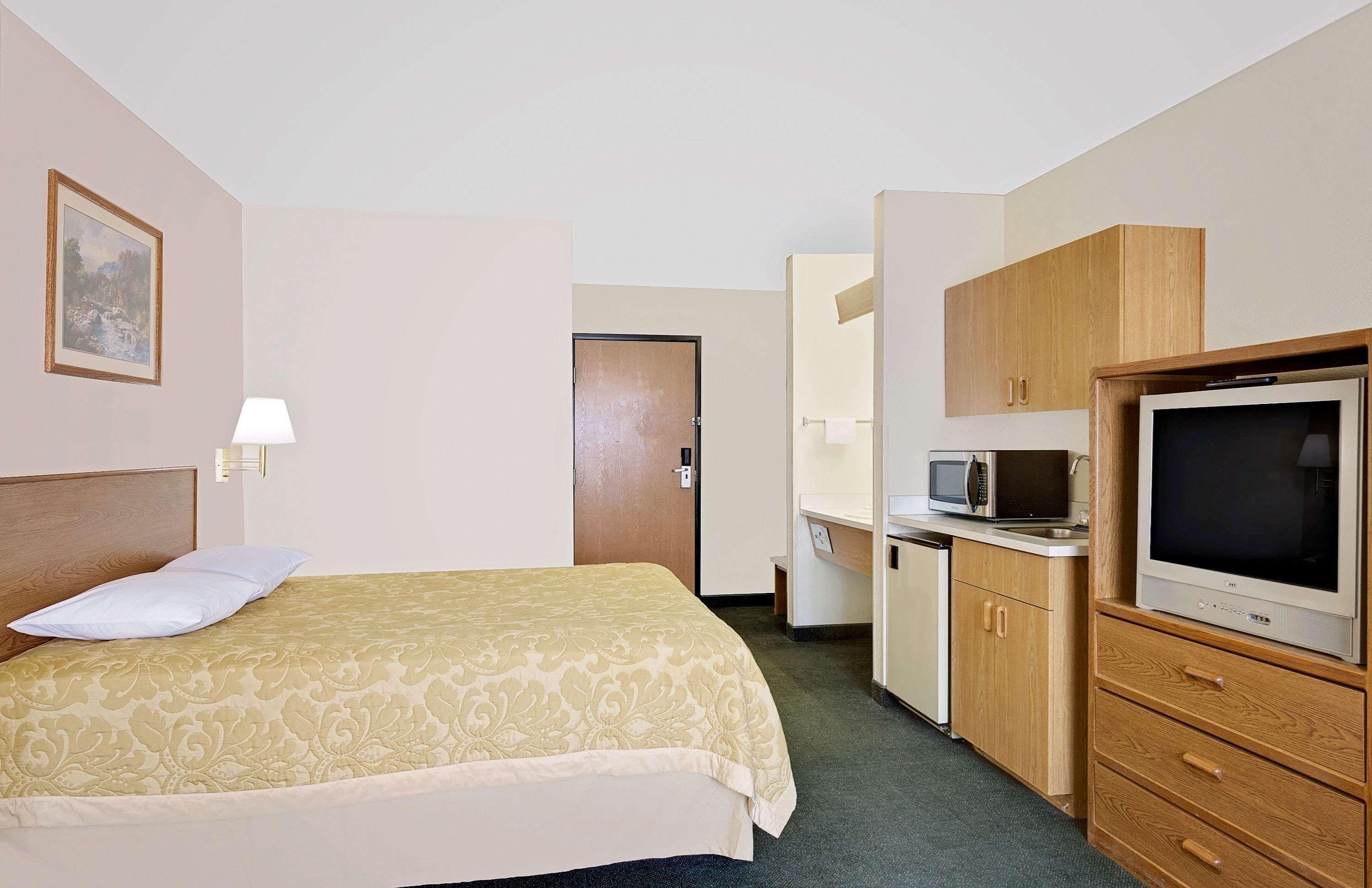 Super 8 By Wyndham Battle Mountain Hotel Exterior foto