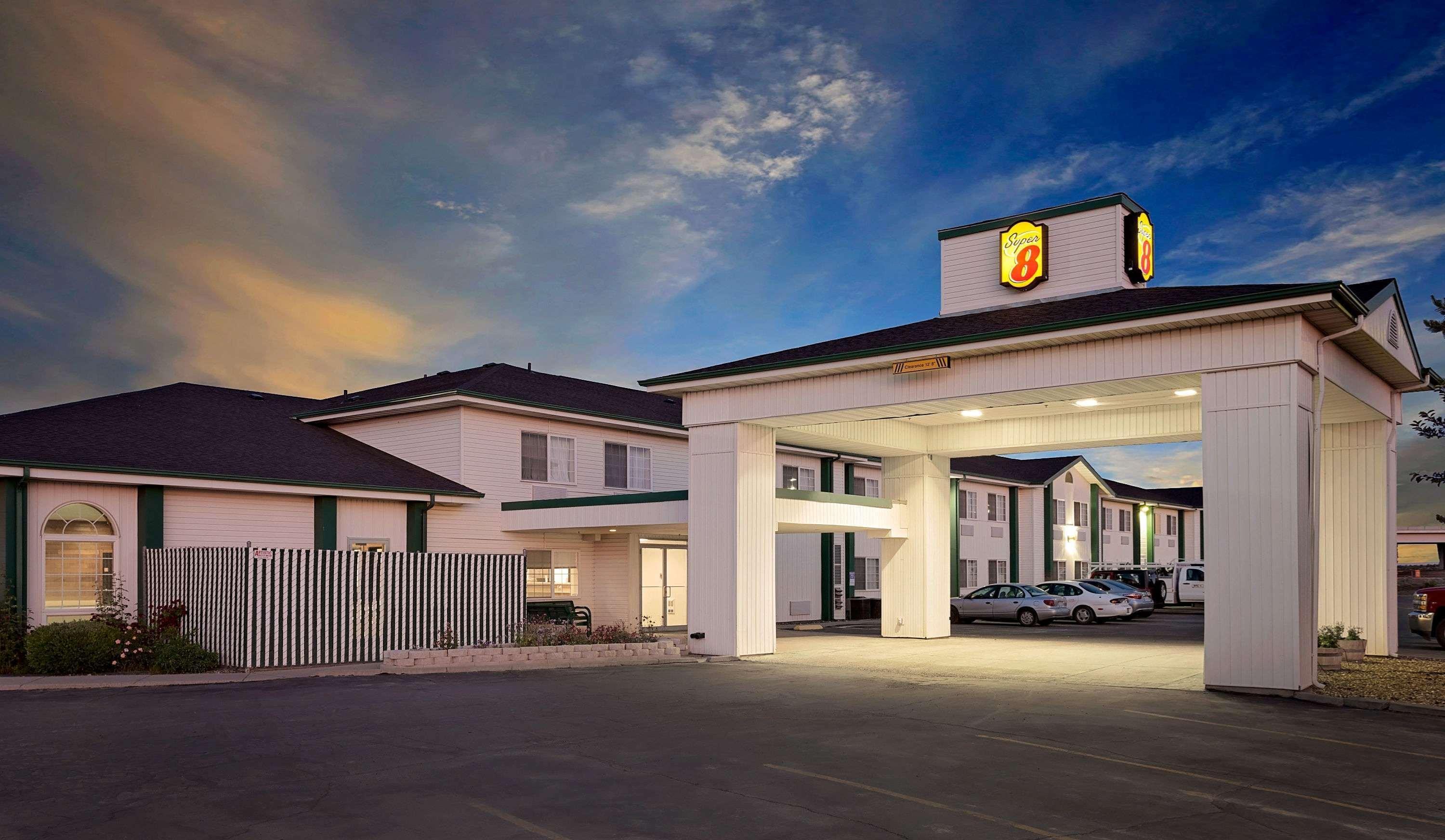 Super 8 By Wyndham Battle Mountain Hotel Exterior foto