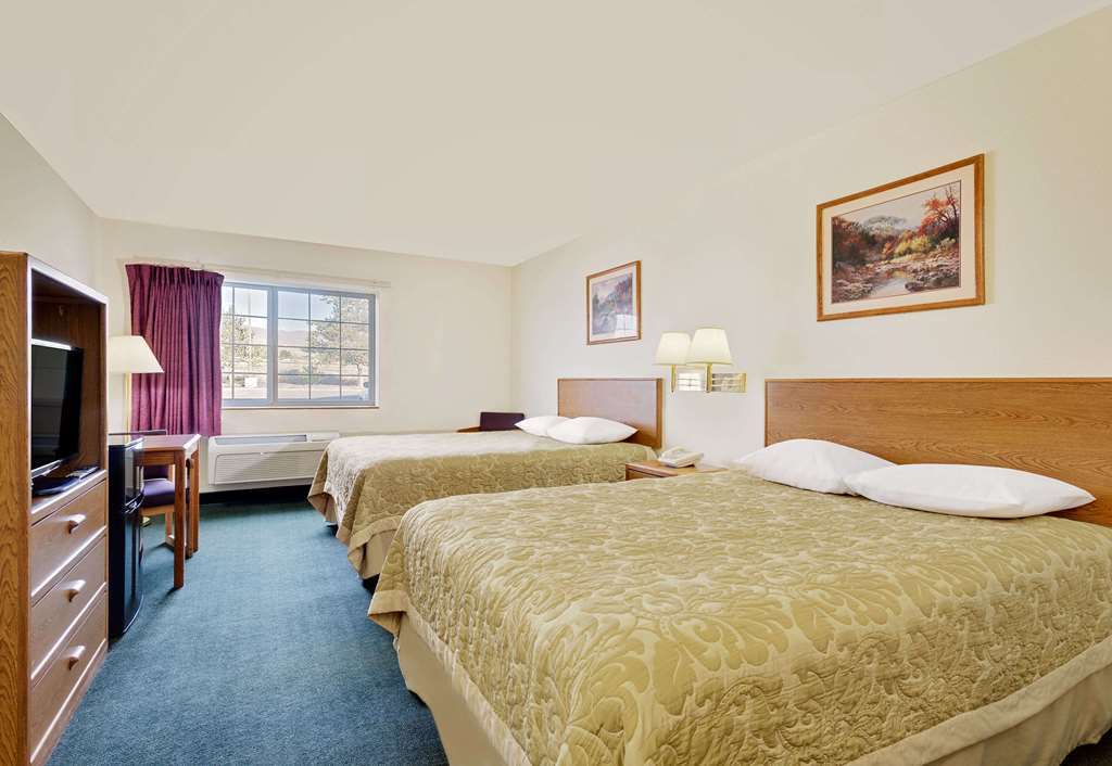 Super 8 By Wyndham Battle Mountain Hotel Cameră foto